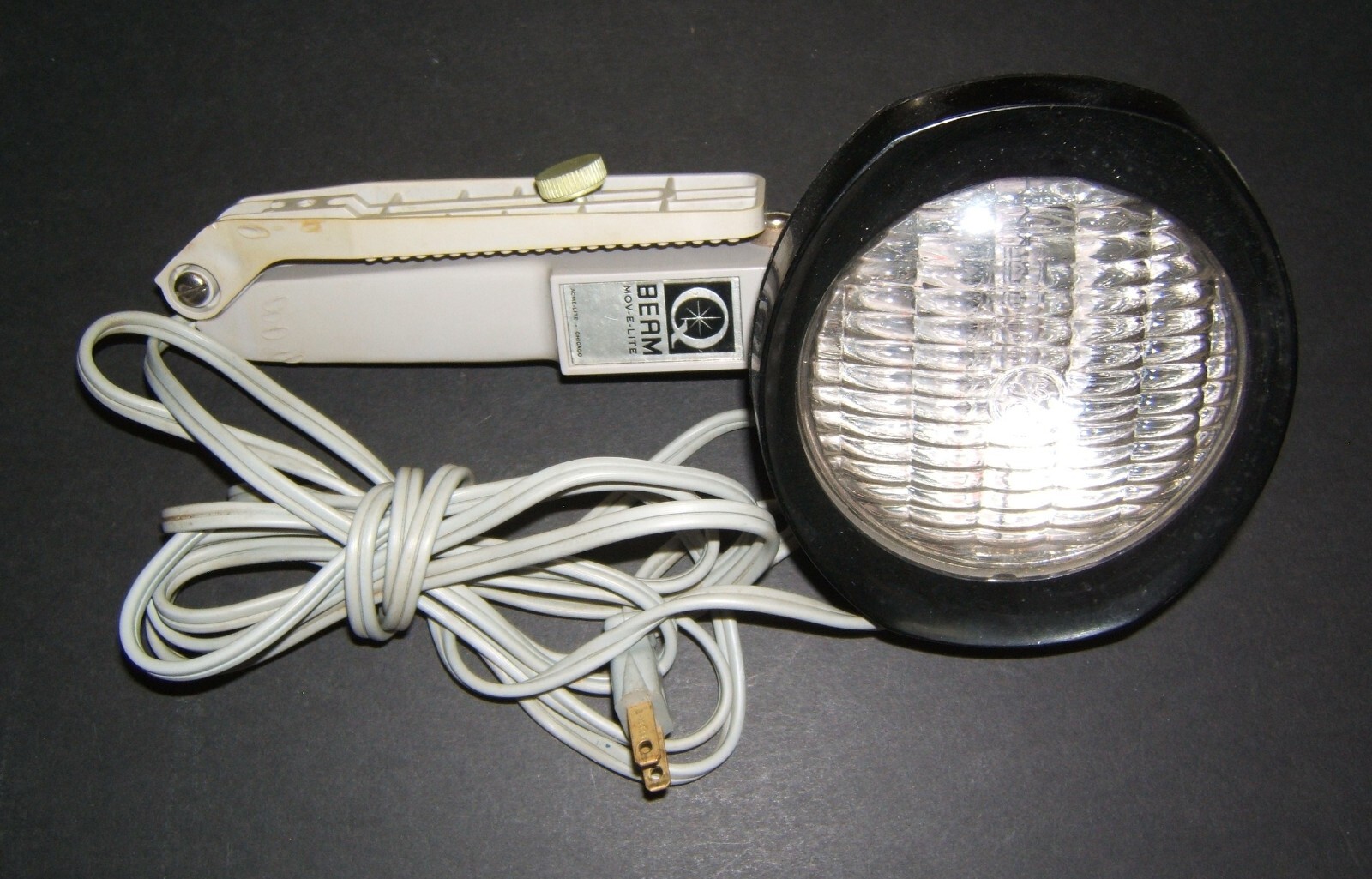 Vintage Q Beam MOV E LITE Model DXK 650-watt good working condition