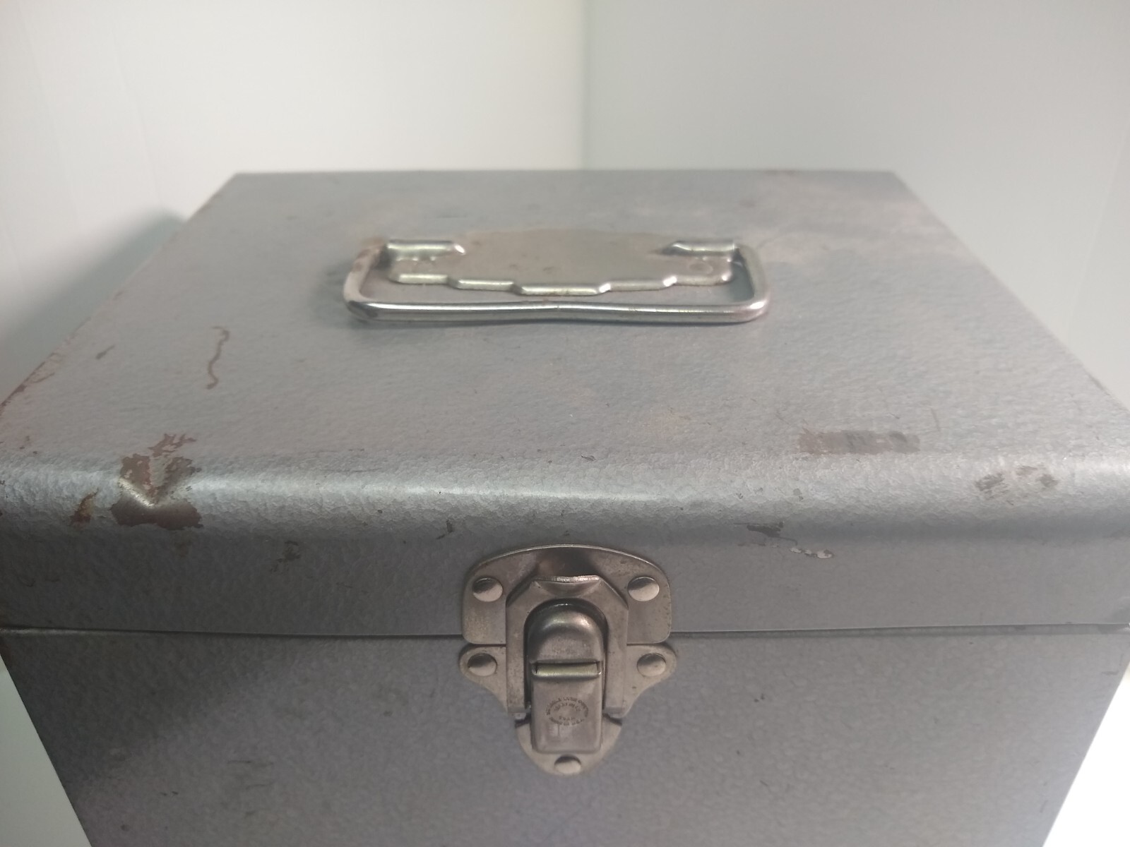 Vintage Logan Deluxe Silver Metal 8mm Film Reel Chest 12 Slots Box Storage