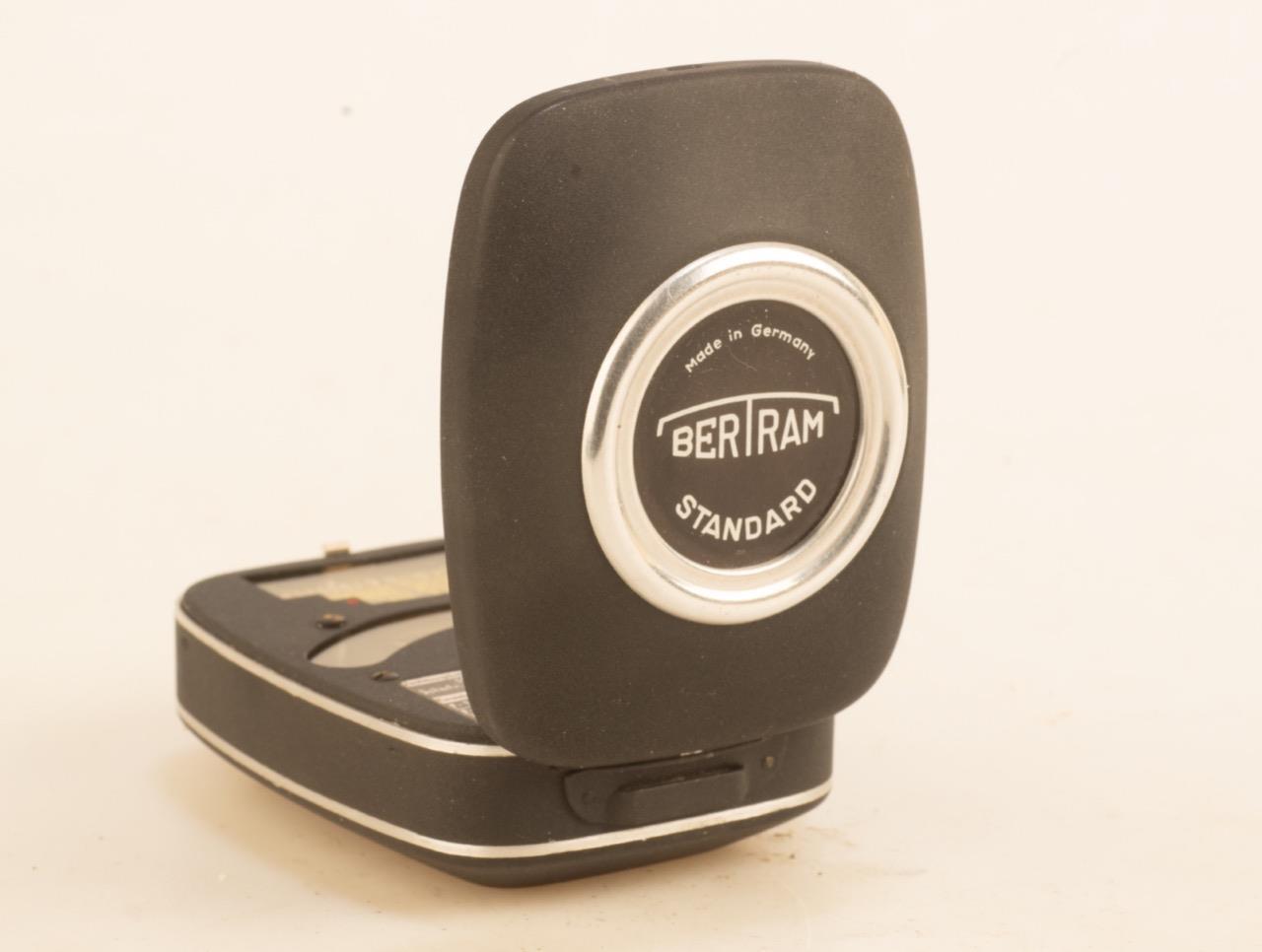 THE BERTRAM “STANDARD” LIGHTMETER – BOX, LEATHER CASE & PAPERS C1950 REF:9678V
