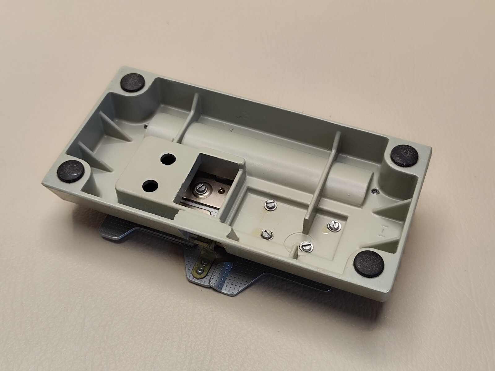 Press MPP-4 for editing, cutting and gluing 8mm, 16mm film, “super” and regular