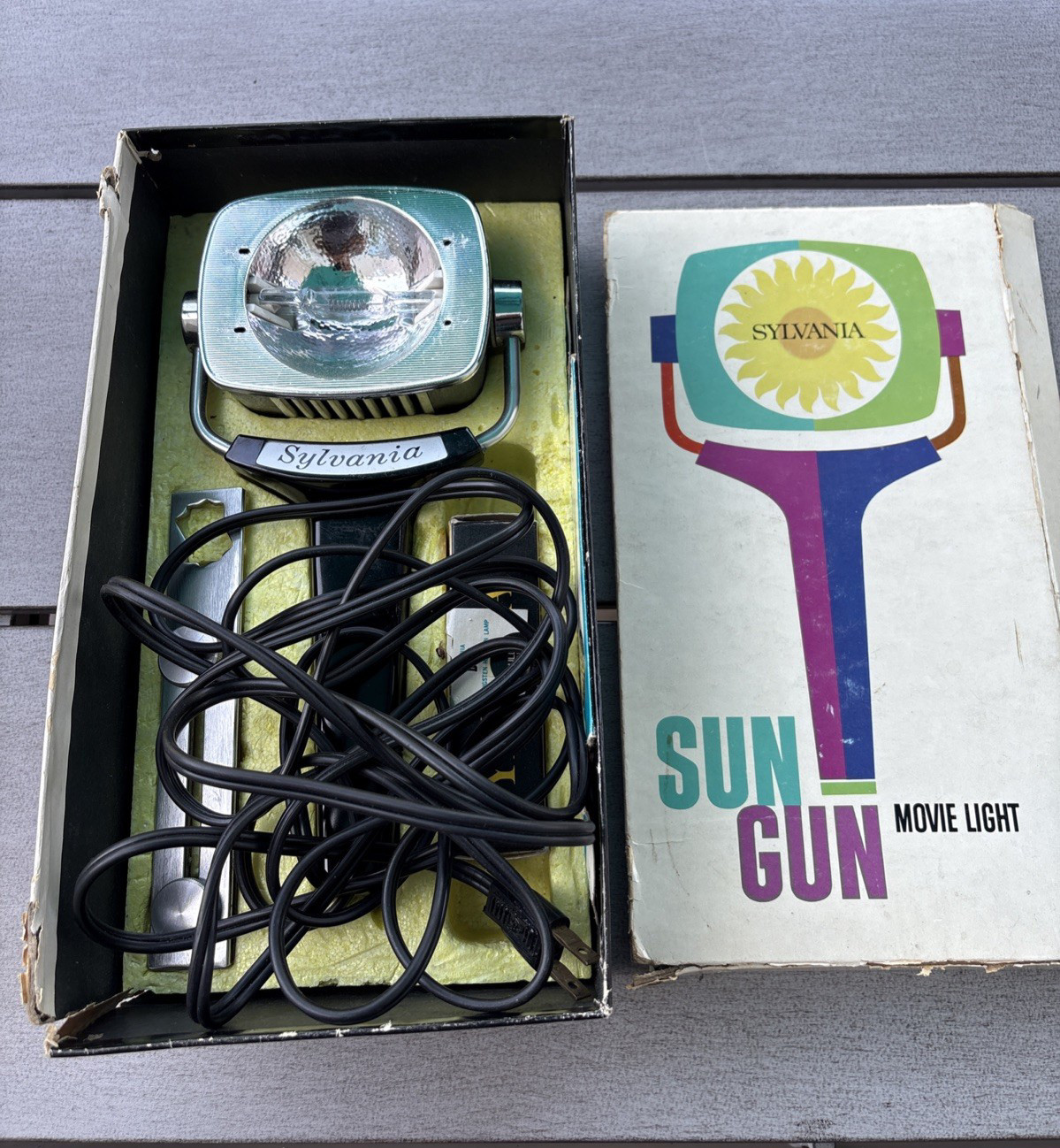 Vintage Sylvania Sun Gun Movie Light w/Original Box Works Great! Model SG-50