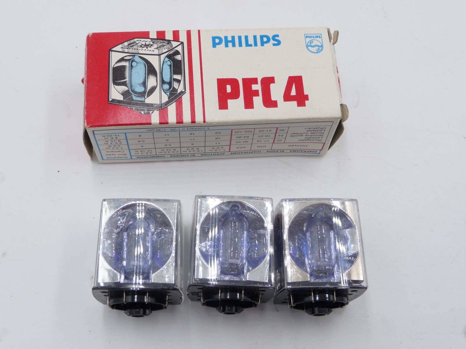 Lot of Philips PFC4 and PF1 flashcubes