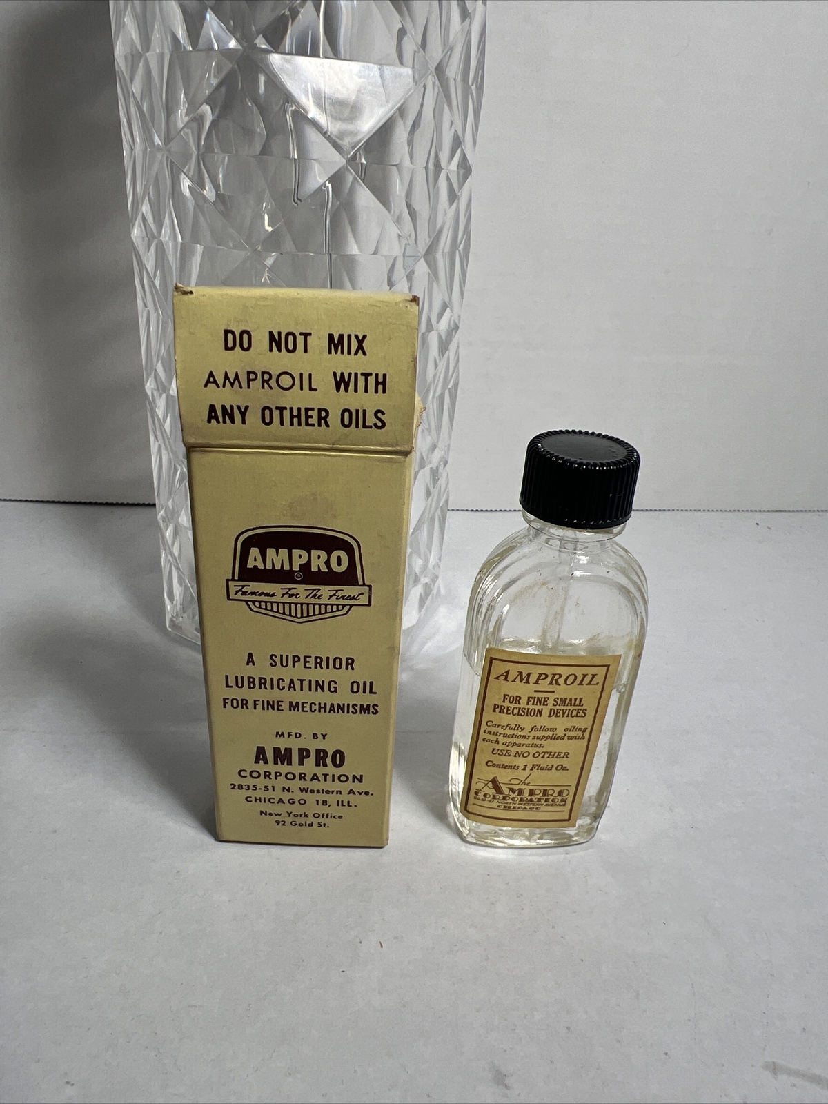 AMPRO Stylist Projector Accessory Kit: 1 Bottle Amproil, 5 Fuses, 1 Brush w/Box