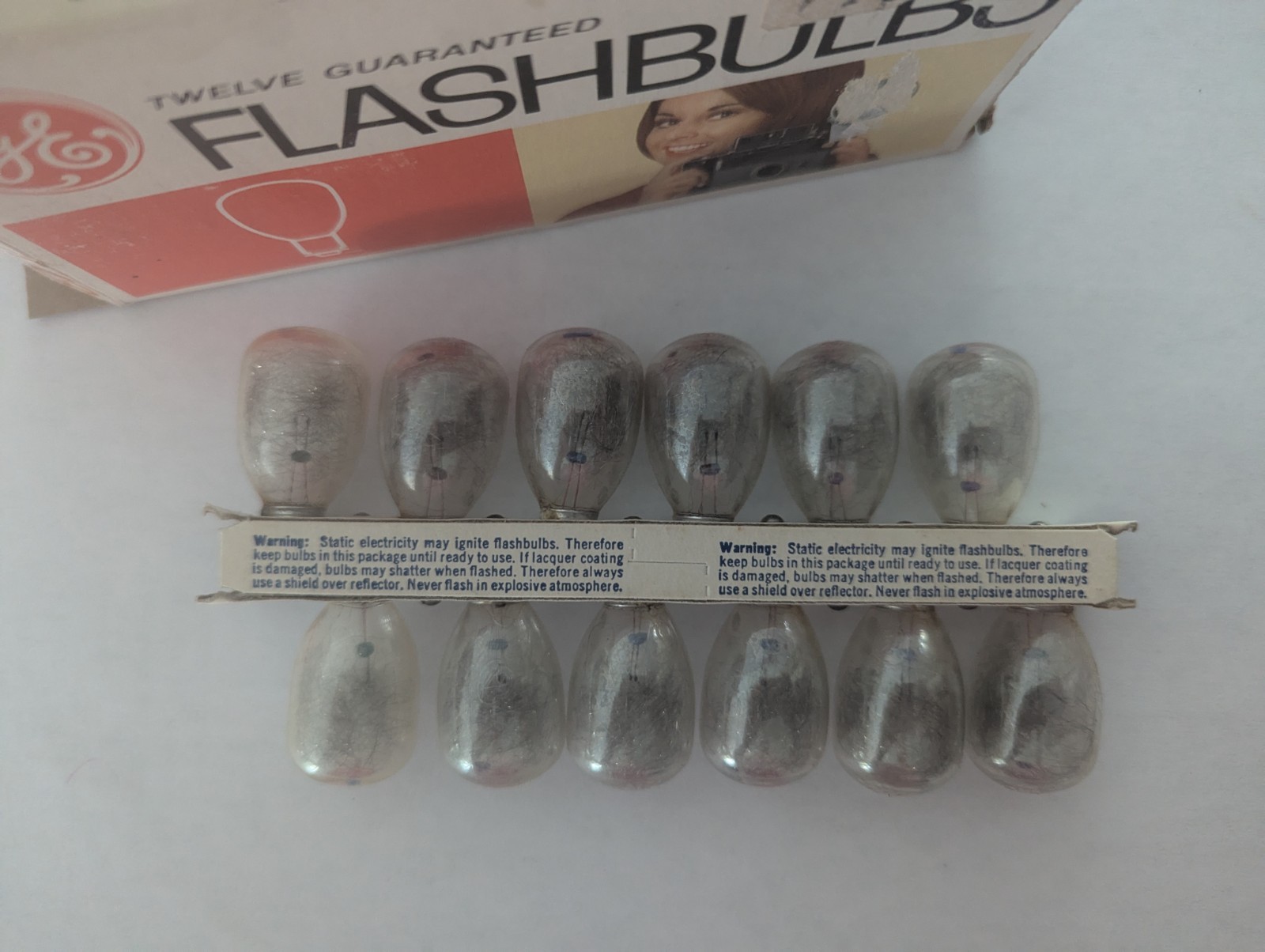 Vintage GE M3 Twelve Flashbulbs Camera Flash Bulbs