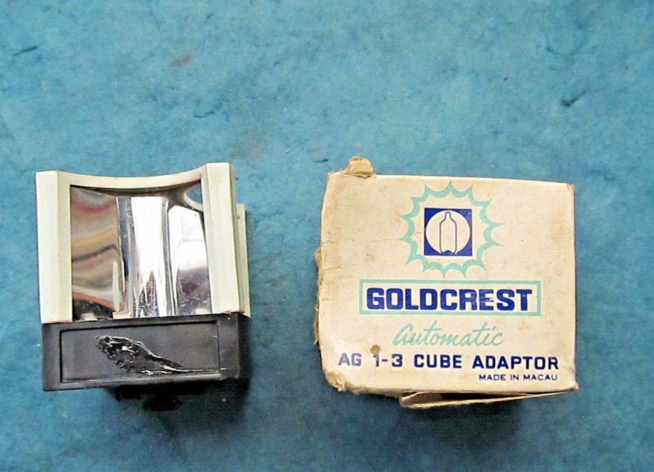 Vintage Goldcrest automatic AG 1-3 cube adaptor from Macau for camera