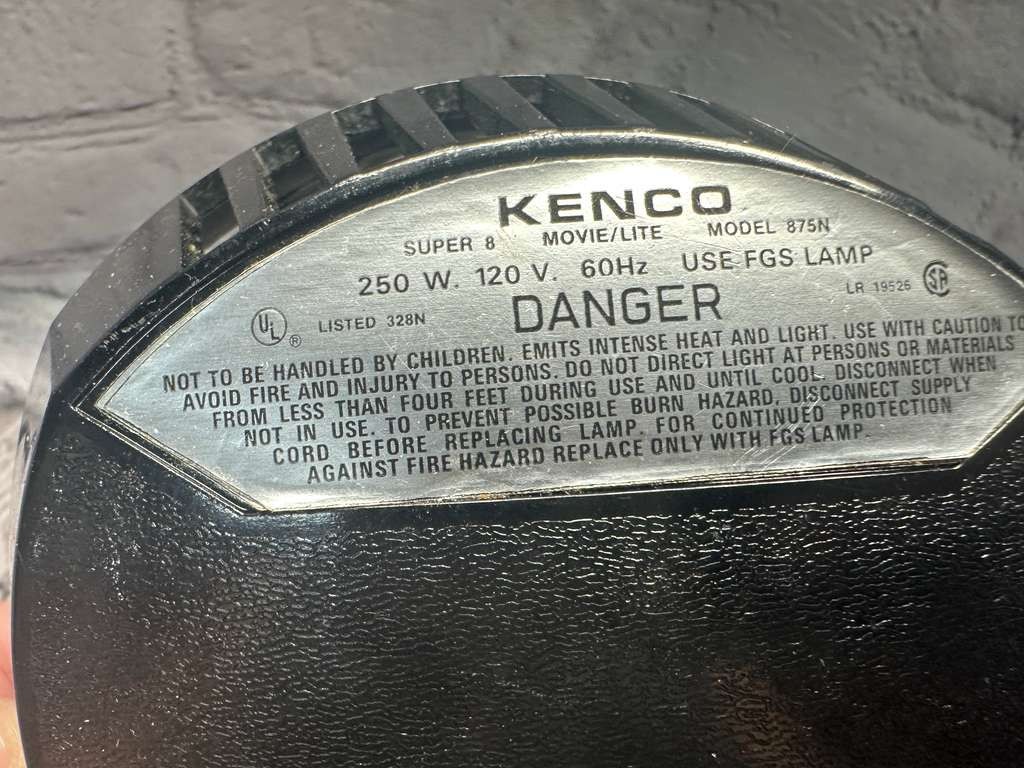 VINTAGE KENCO SUPER 8 SEALED BEAM MOVIE CAMERA LIGHT MODEL 875N