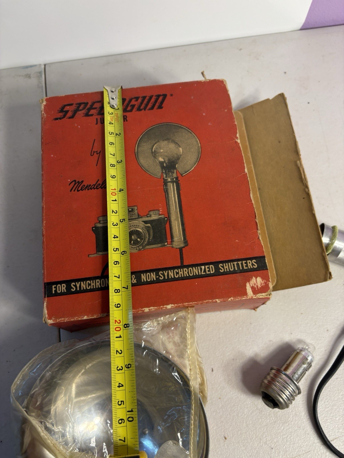 Vintage Mendelsohn Universal Flash Speed Gun Junior With Box (untested)