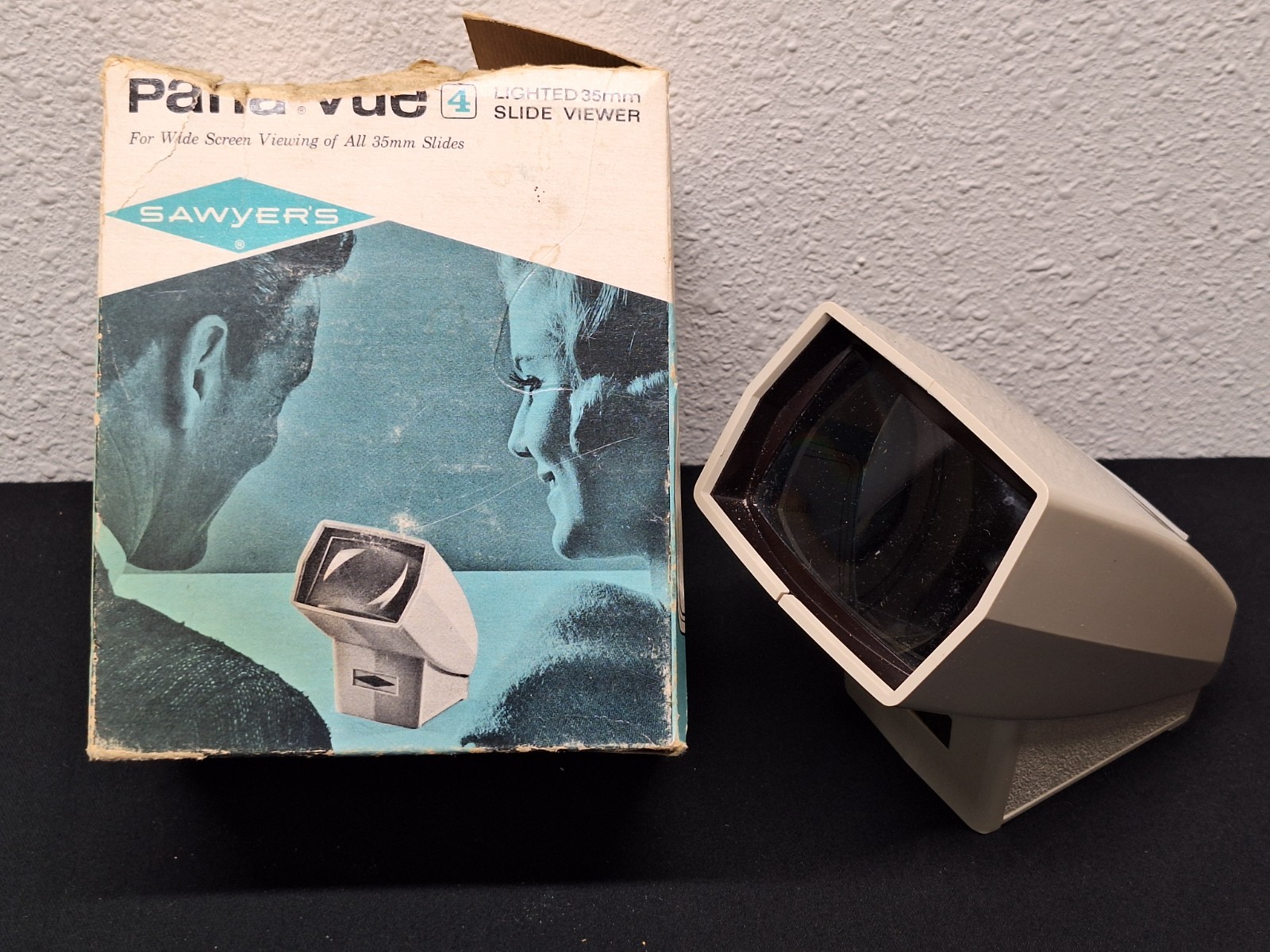 Vtg PANA-VUE 4 LIGHTED 35MM SLIDE VIEWER SAWYERS USA NOT COMPLETE