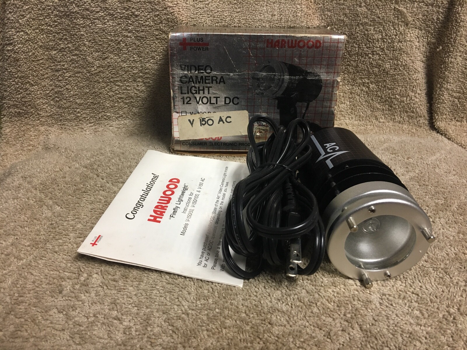 HARDWOOD PLUS POWER V-150AC VIDEO CAMERA LIGHT