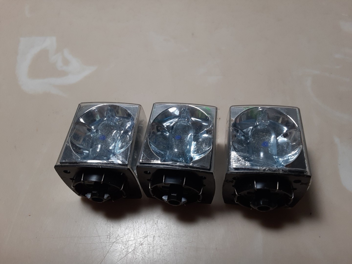 3 packs Vintage Sylvania Blue Dot Flashcubes in original boxes w/3 unboxed cubes