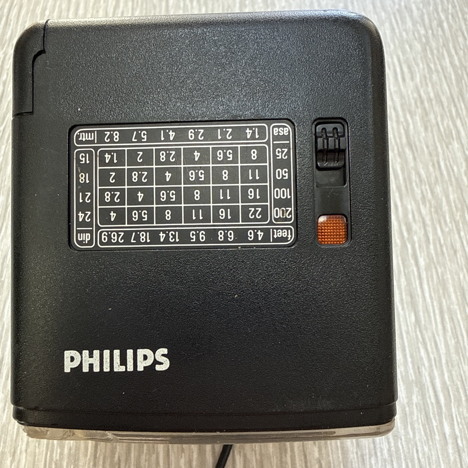 Vintage Phillips Flash Cube 23B with Connecting Wire Untested Sold As-Is