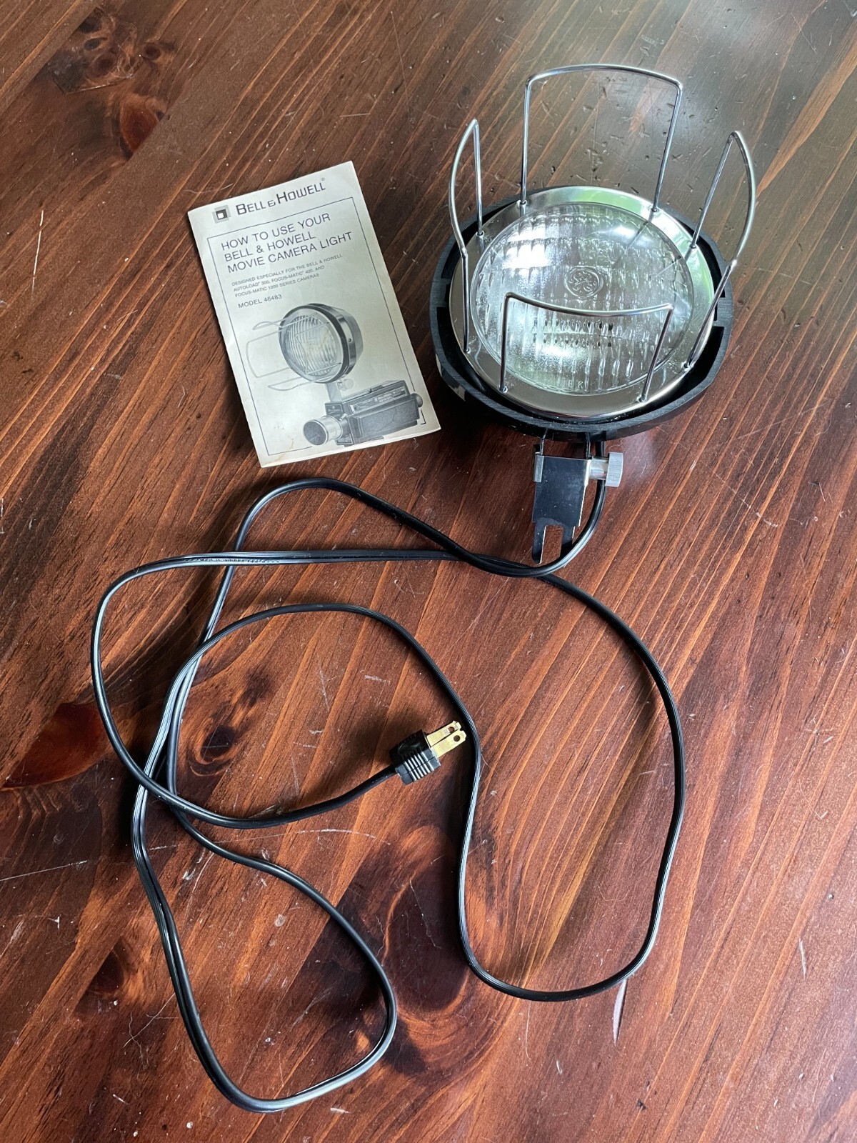 Vintage Bell And Howell Movie Camera Light #46483 — 250W 120V — TESTED, WORKS