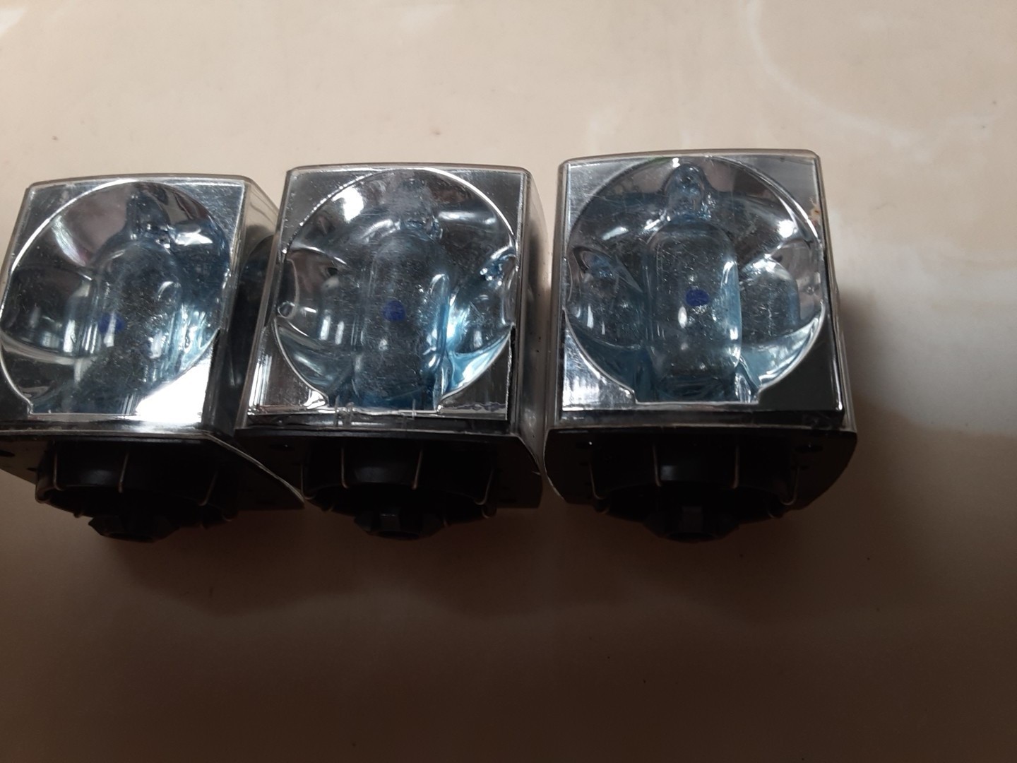 3 packs Vintage Sylvania Blue Dot Flashcubes in original boxes w/3 unboxed cubes