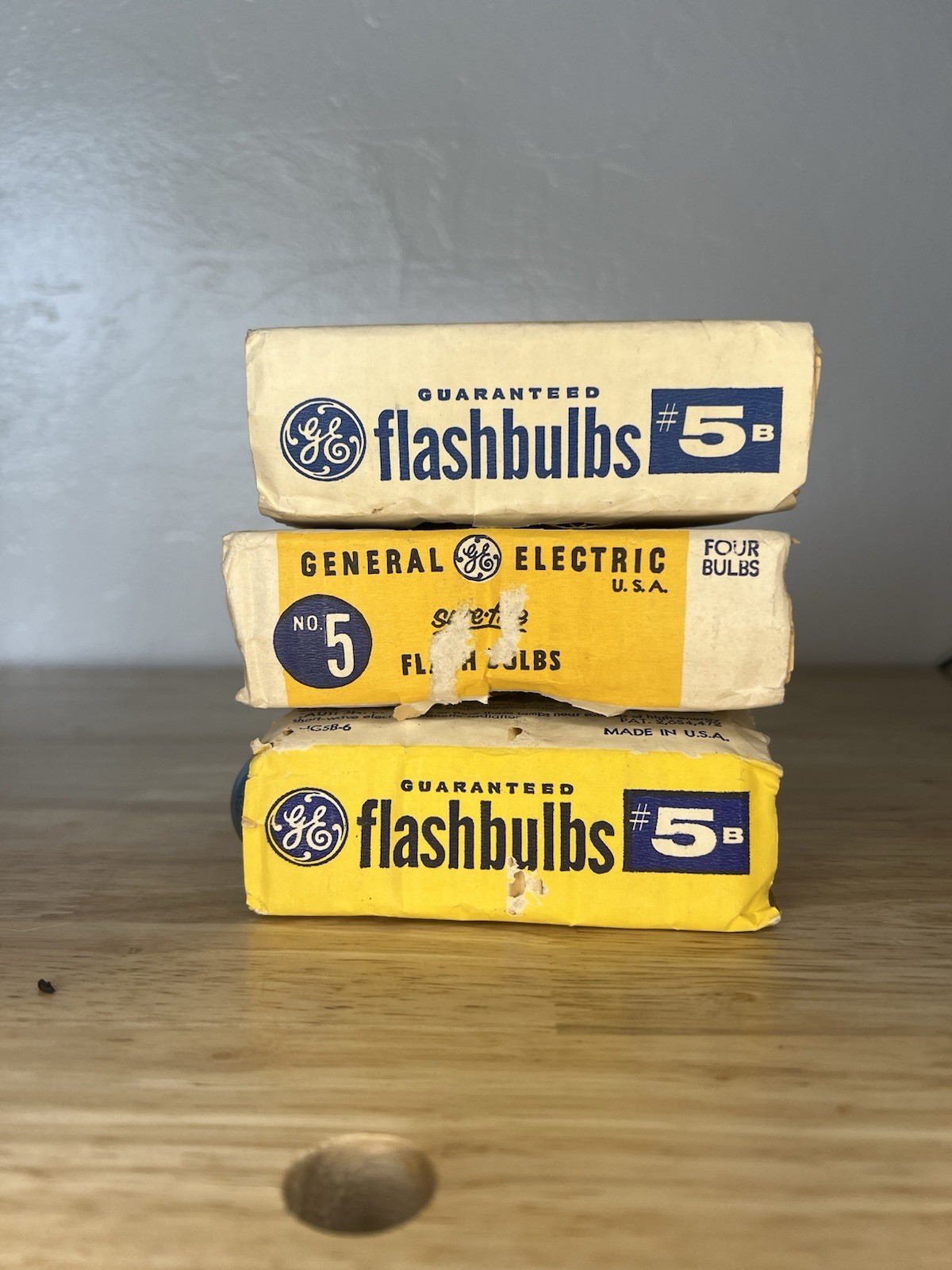 Vintage GE Flashbulbs Size 5 & 5B Blue 12 Bulbs in Original Box Camera Flash 60s