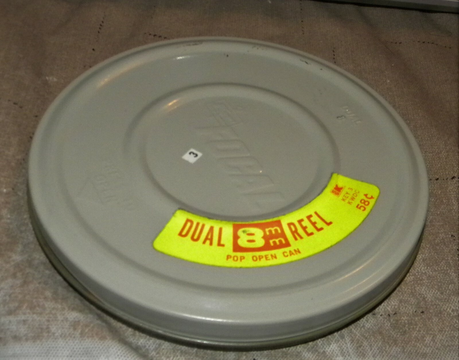 VINTAGE 200 FT 8MM REEL MADE BY HARWOOD IN CHICAGO, ILLINOIS IN KMART FOCAL CASE