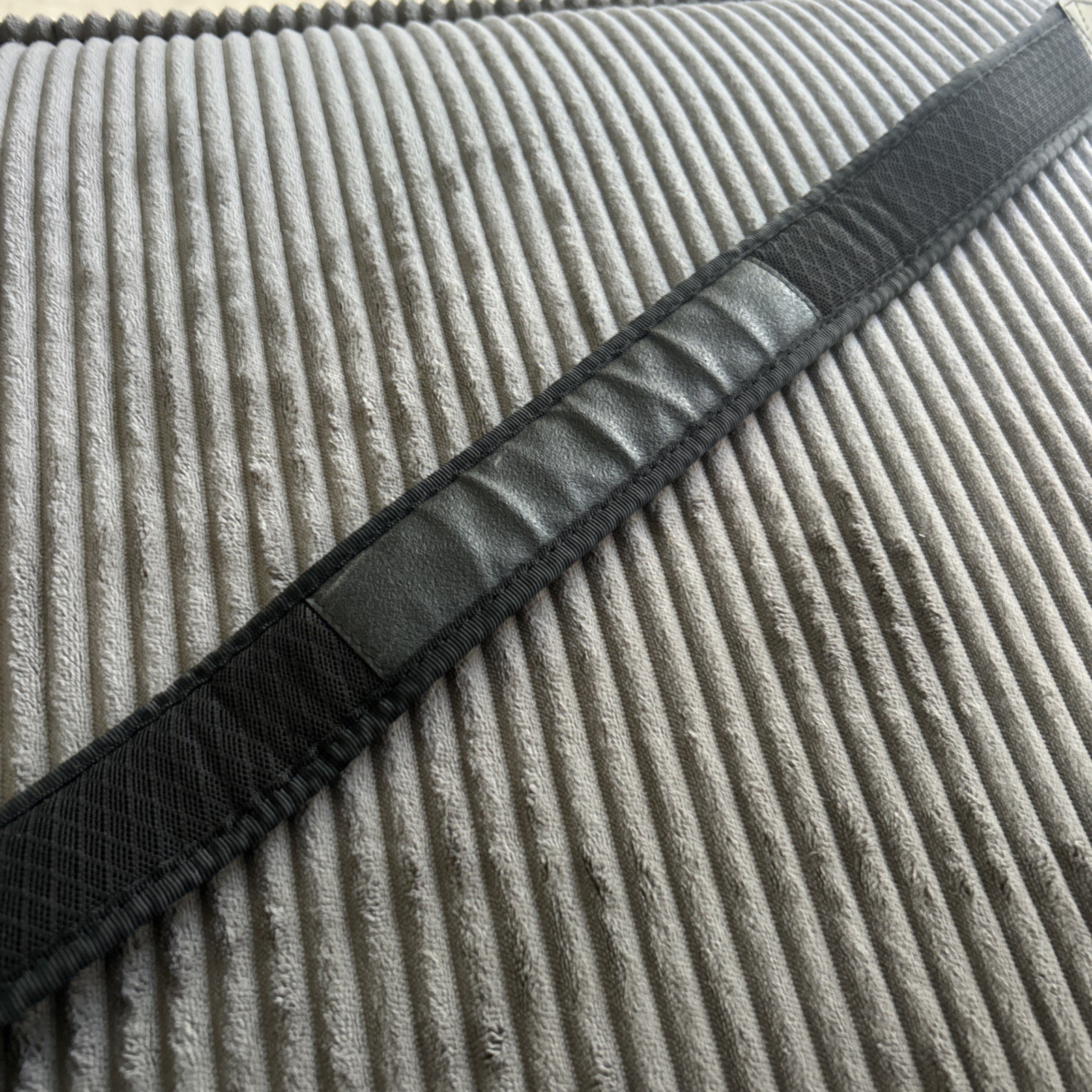 Vintage Nikon nikkor Camera Neck Strap Black Yellow Logo missing clips