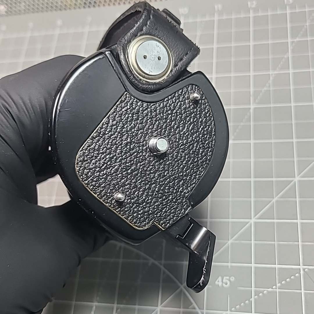 Mamiya M645 Pistol Grip In Good Condition