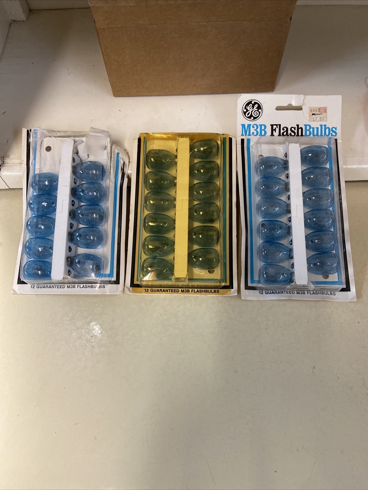 GE M3B Flashbulbs Blue 34 bulbs