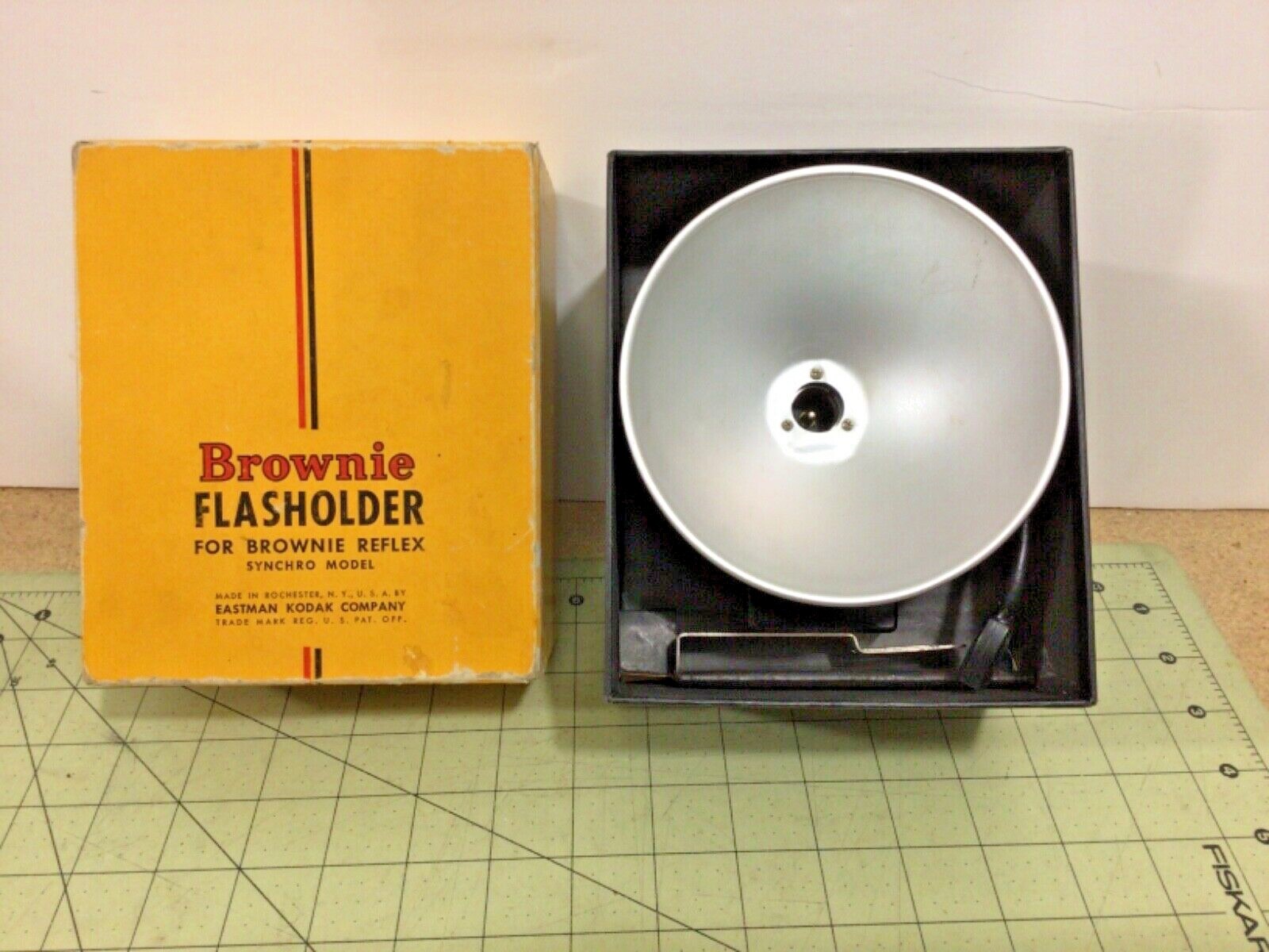 Vintage Eastman Kodak Flasholder for Brownie Reflex Synchro box camera! as-is