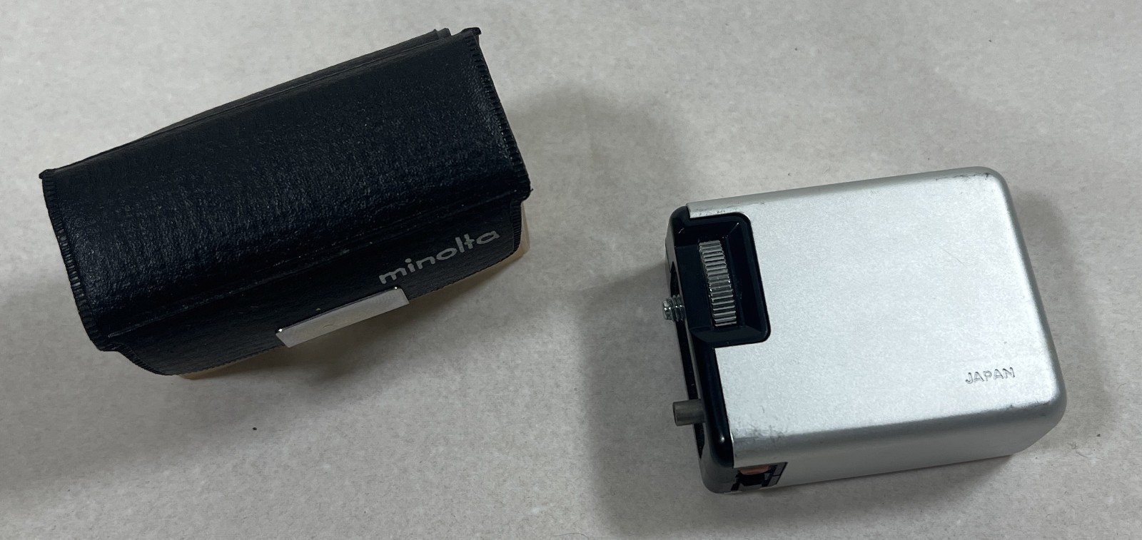 Minolta MG-S Cube Gun Flash For Minolta 16MG-S Camera – With Case