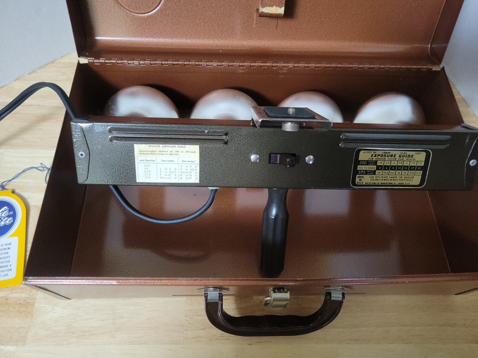 Vintage ACME Lite Mov-E-Lite With Metal Case~Nice Condition