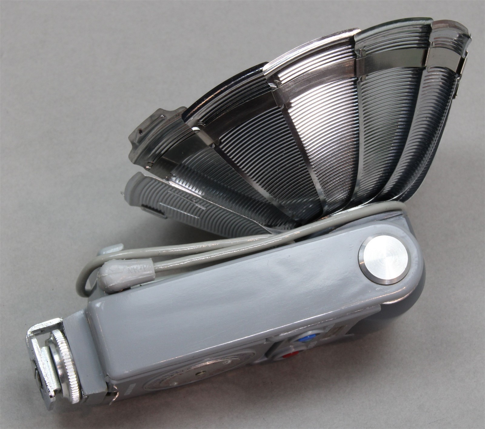Vintage Flash Attachment SOLIGOR Deluxe Fan Style Cold Shoe Mount w/Case JAPAN