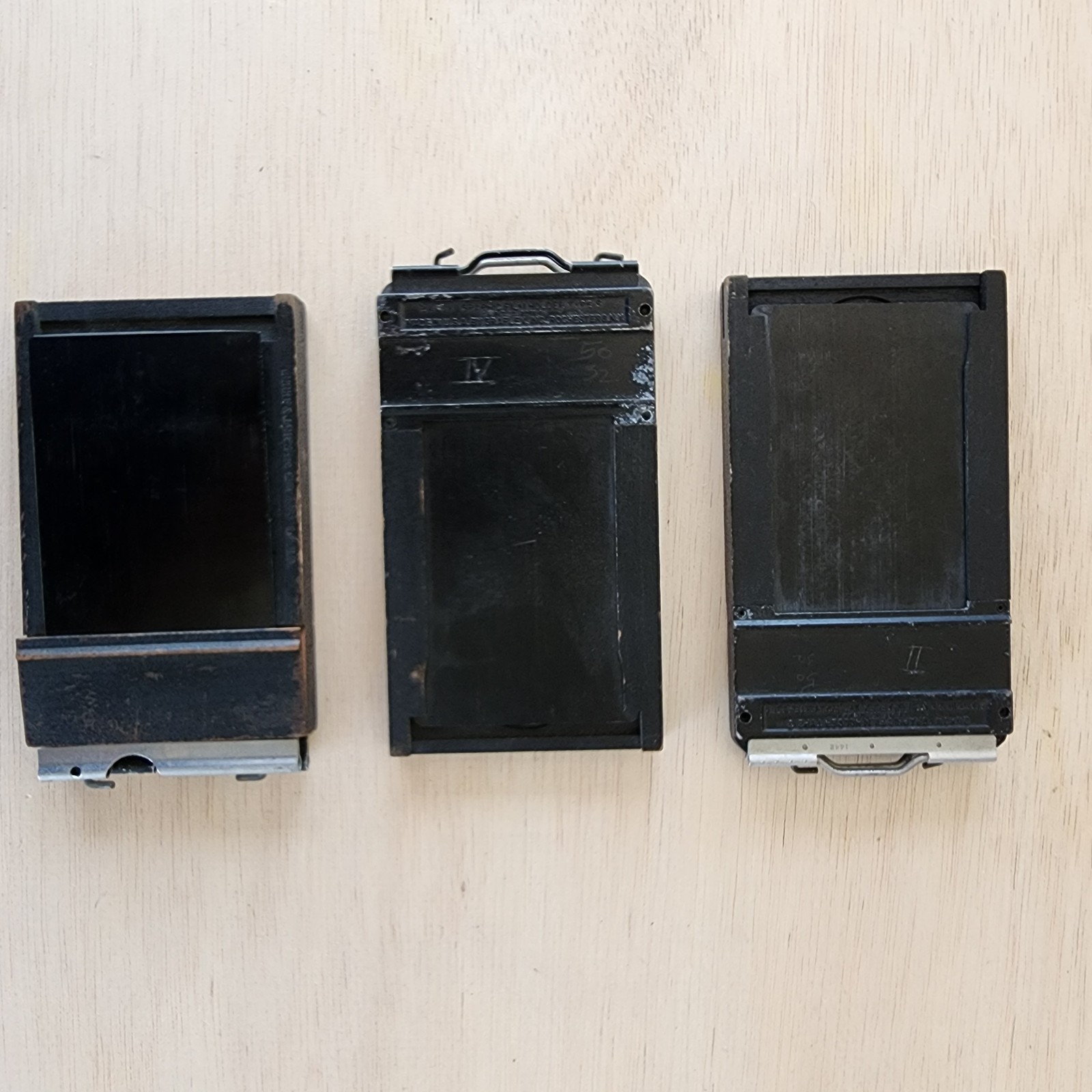 Lot of 3 Graflex 2×3 Graphic Film Holders Type V – Vintage – 1 Incomplete