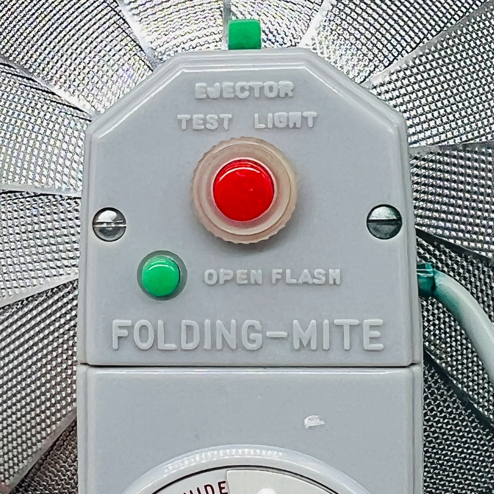 FOLDING-MITE UNIVERSAL (Fits Polaroid Land) CAMERA FLASH VINTAGE MADE IN JAPAN