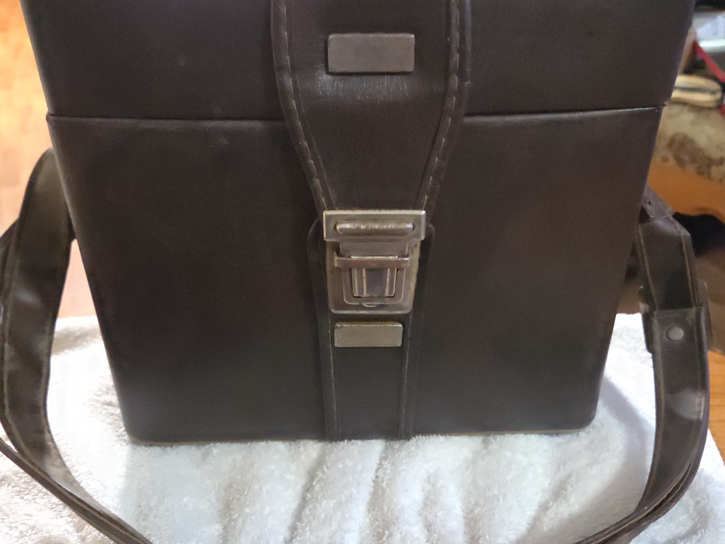 Vintage 1970’s Brown Leather Camera Bag & Camera with Shoulder Strap. 9x5x6.5.