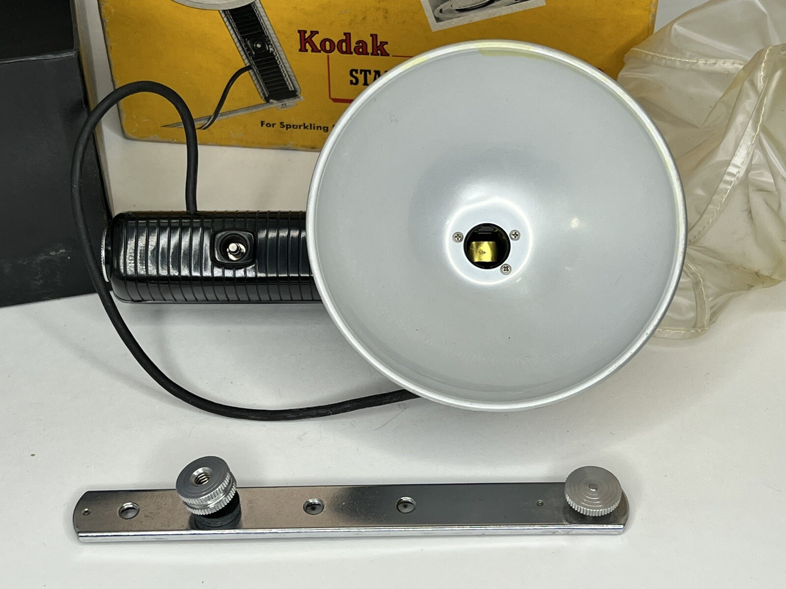 VINTAGE Kodak Standard Flasholder Flash w/Original Box
