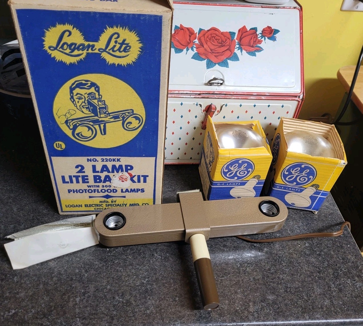 2 Lamp Lite bar LOGAN LITE Photoflood Lamps Kit Movie Lighting NEW IN BOX UNUSED