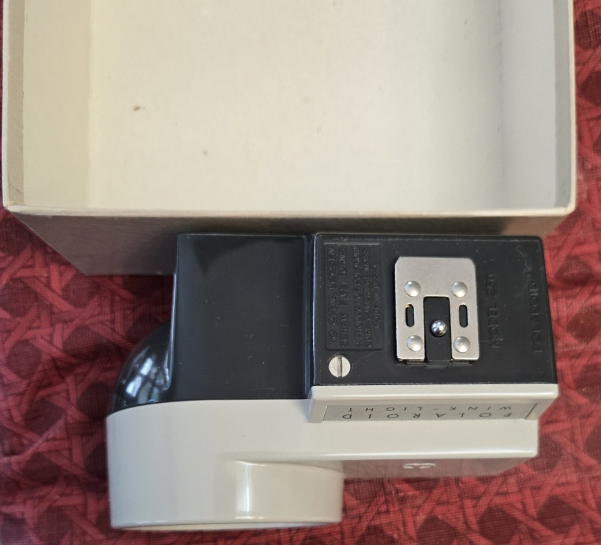 Vintage Polaroid Wink Light Model 250 in Box with Accessories