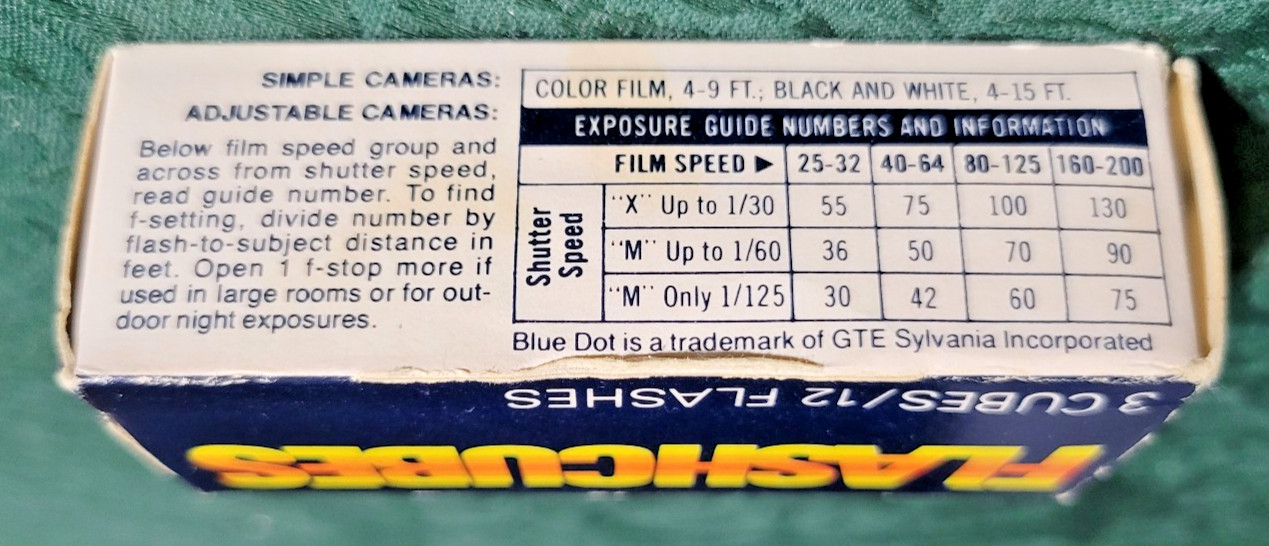 Vintage – Sylvania Blue Dot Flashcubes. 7 boxes of 3 flashcubes each.. + 2