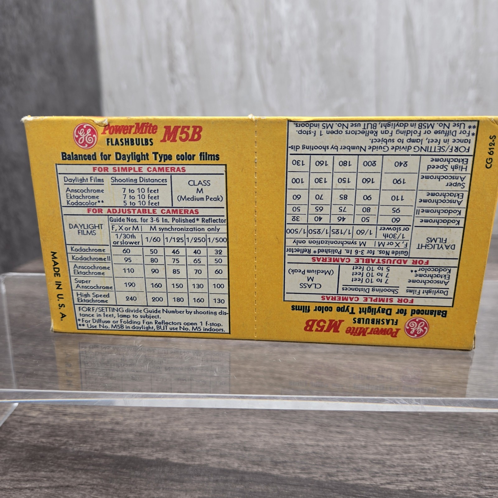 Vintage GE PowerMite M5B Flashbulbs Box of 12 General Electric Photography