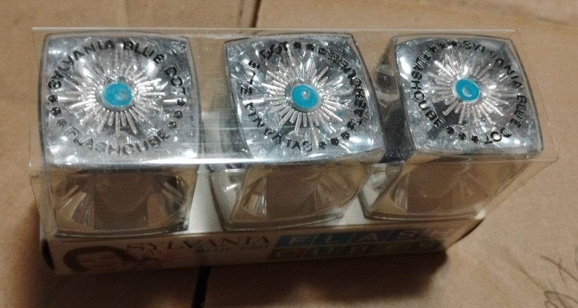 Sylvania Vtg Blue Dot Flashcubes Lot of Twenty 3 Packs Made In USA 240 Flashes
