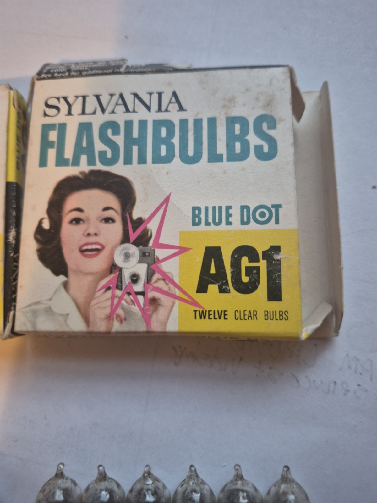 Vintage Flash Bulbs Sylvania AG1 Blue Dot Flashbulbs – 24 Bulbs NOS