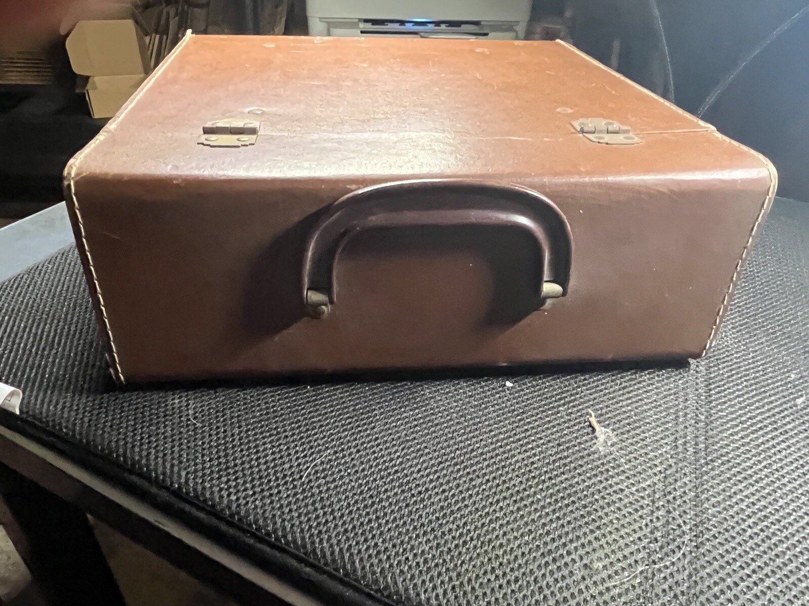 Vintage 4 Light Bar with case (TESTED) BULBS NOT INCLUDED