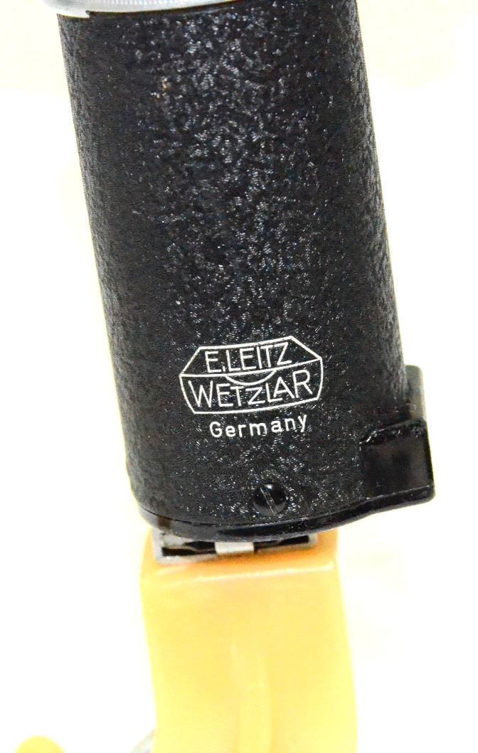 E Leitz Wetzlar Synchronblitzer Folding Leica Flash Unit w/Braket -UNTESTED