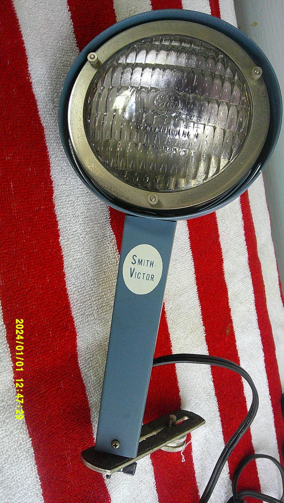 Smith Victor Corp. Model L5 Flood Light Movie Light very bright