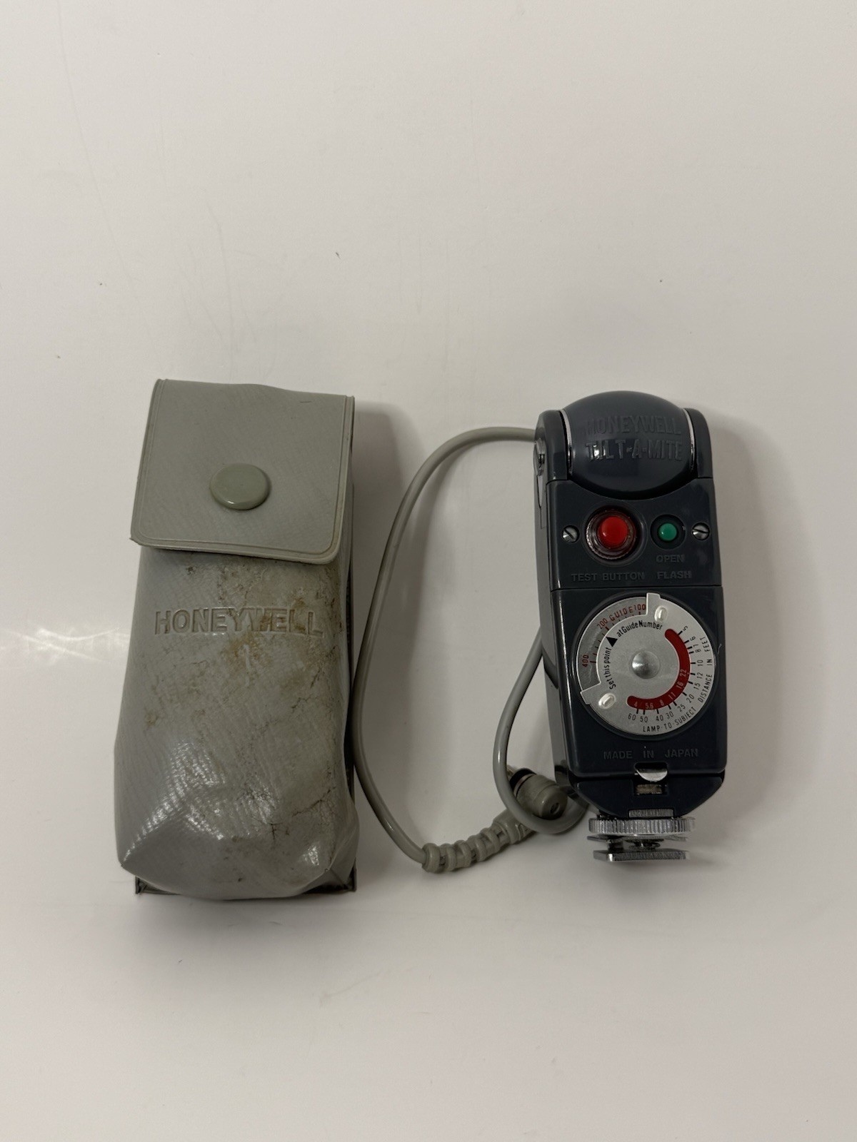 Honeywell Tilt-A-Mite Camera Flash Attachment (w/ Case) Clean