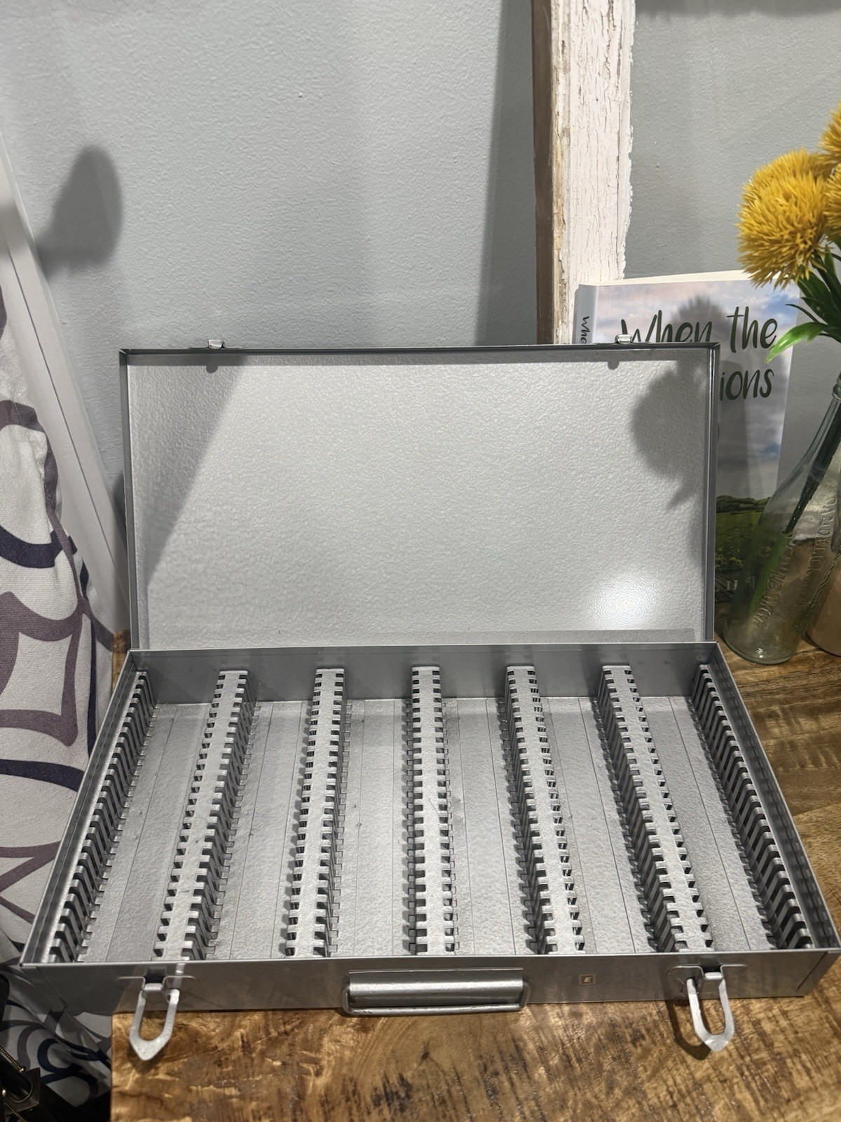 Vintage Metal Slide Storage Box Case Holds 150 35mm Slides or Coins CLEAN!