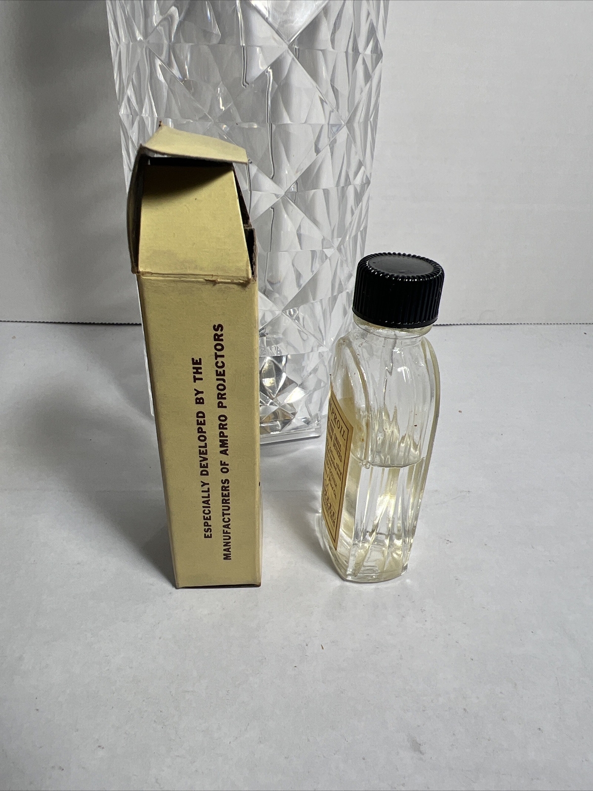AMPRO Stylist Projector Accessory Kit: 1 Bottle Amproil, 5 Fuses, 1 Brush w/Box