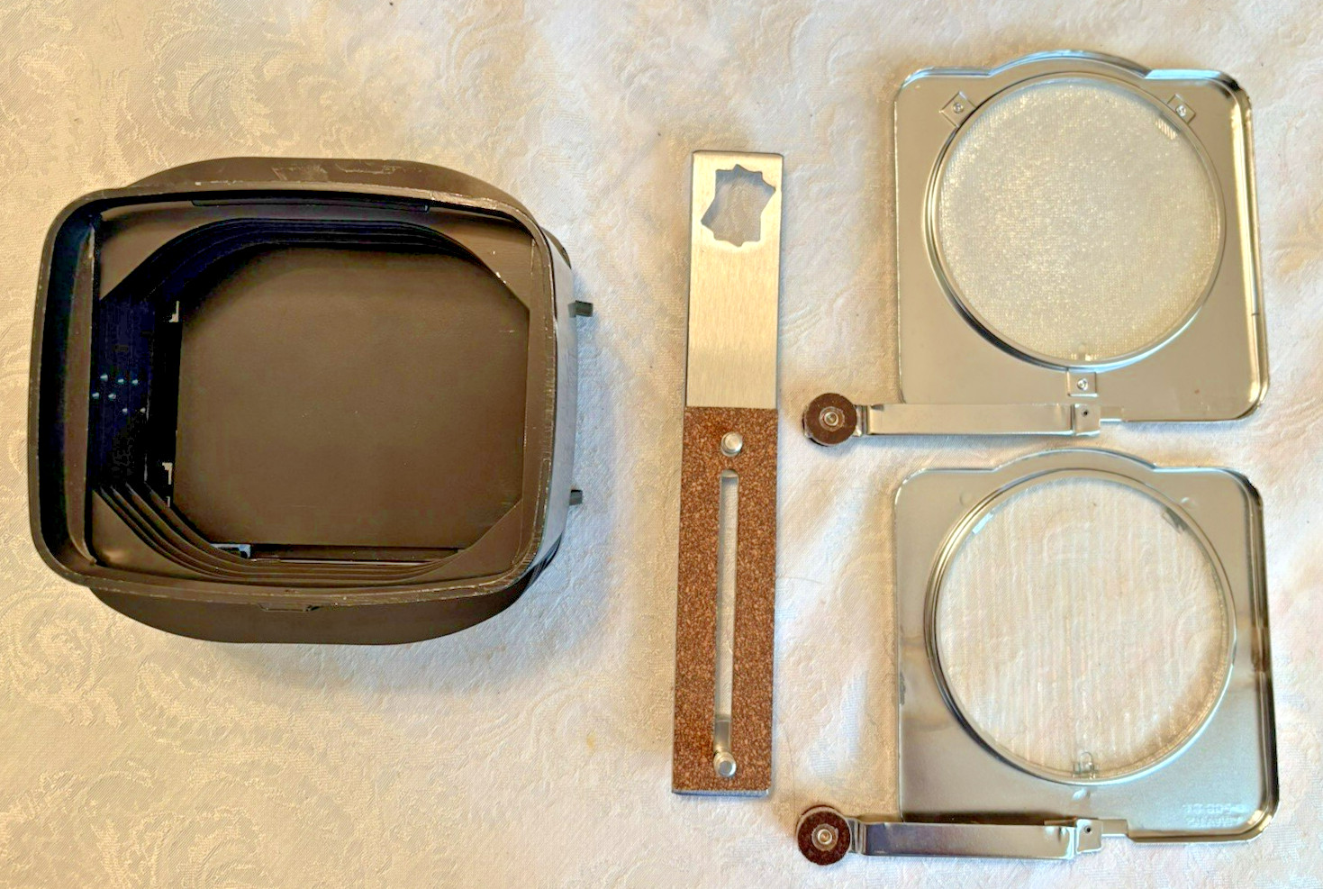 Vintage Sylvania Sun Gun Model SG-60 Movie Light, 2 Lenses , Works, Free case