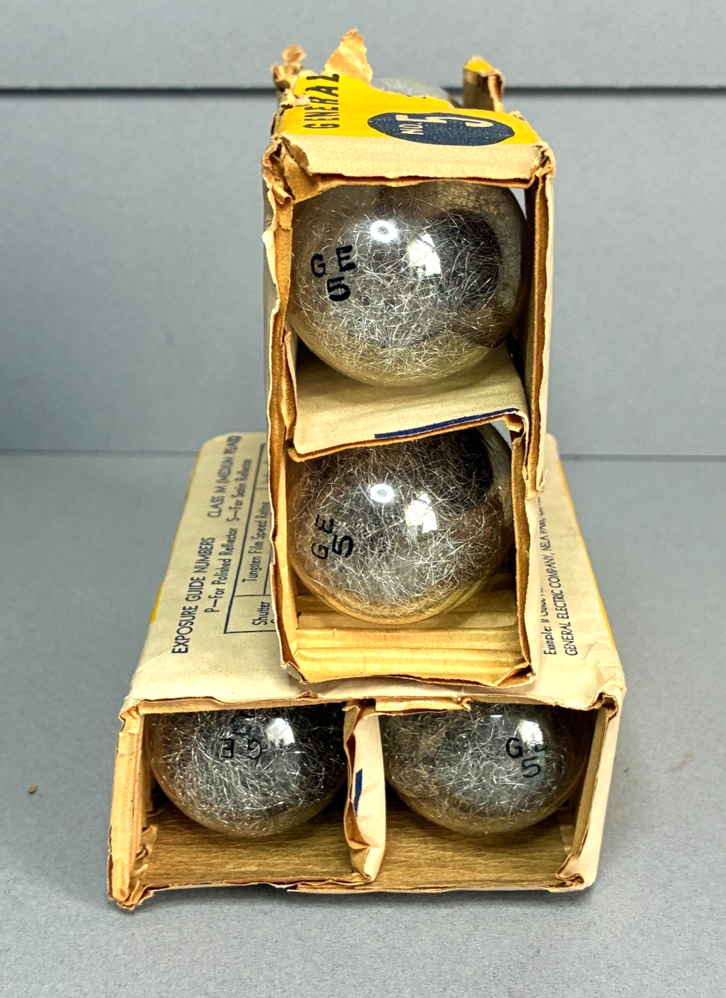 Vintage GE GENERAL ELECTRIC Sure Fire #5 Flashbulbs ~ New Old Stock ~ 8 Bulbs