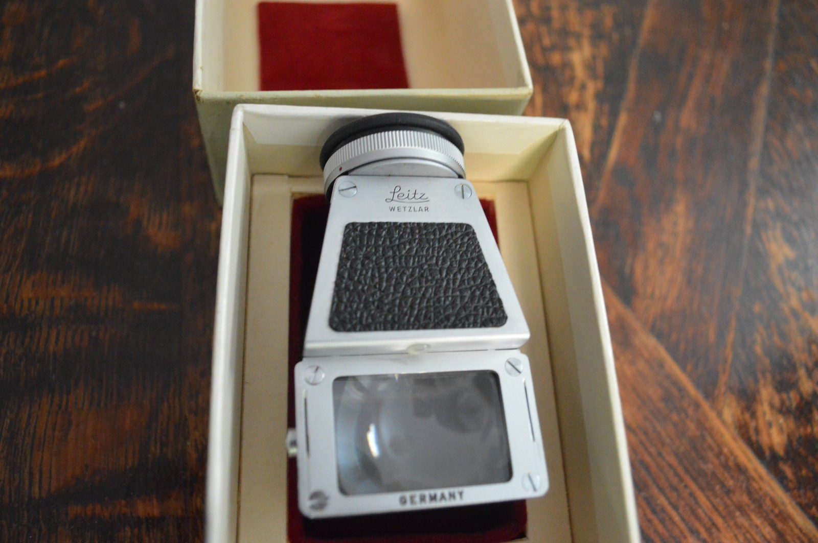 LEICA LEITZ WETZLAR LEICA BRAND VISOFLEX OTXBO PRISM VIEW FINDER WITH BOX