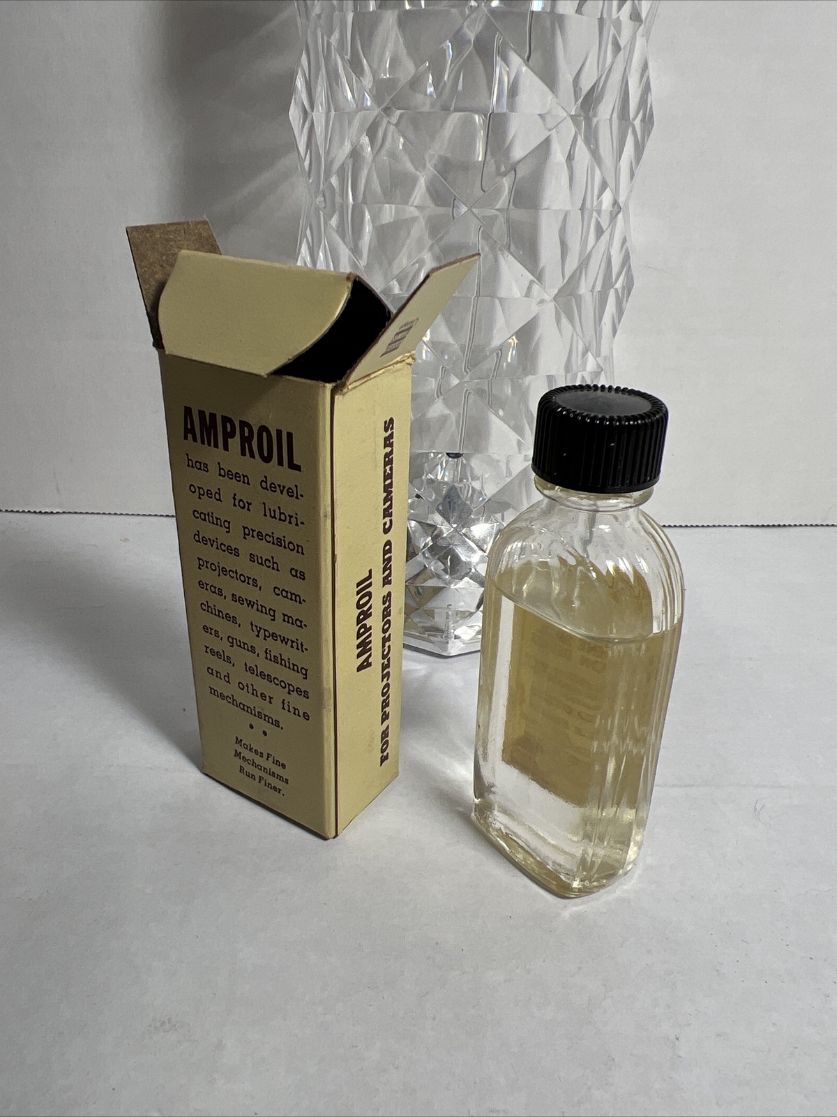 AMPRO Stylist Projector Accessory Kit: 1 Bottle Amproil, 5 Fuses, 1 Brush w/Box
