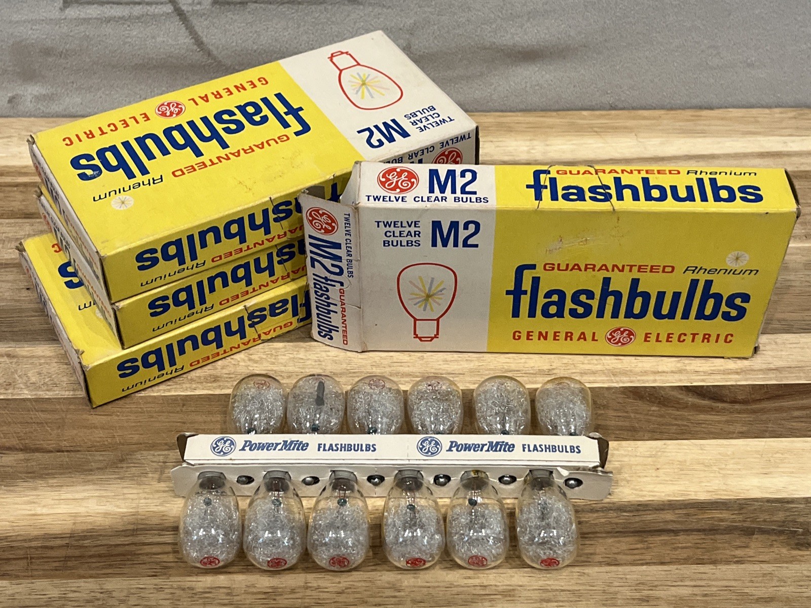 Vintage General Electric M2 GE Guaranteed Rhenium Flashbulbs USA 4 Packs of 12