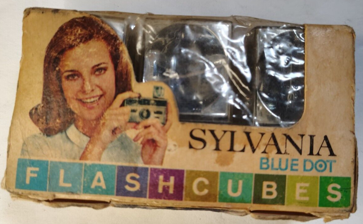 VTG Sylvania Blue Dot Flashcubes 3 pack NOS