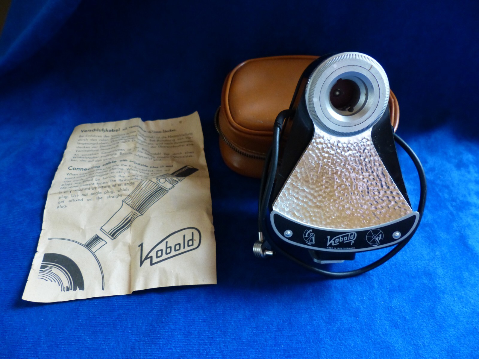 Vintage Kobold folding Flash with case and instructions, very good condition