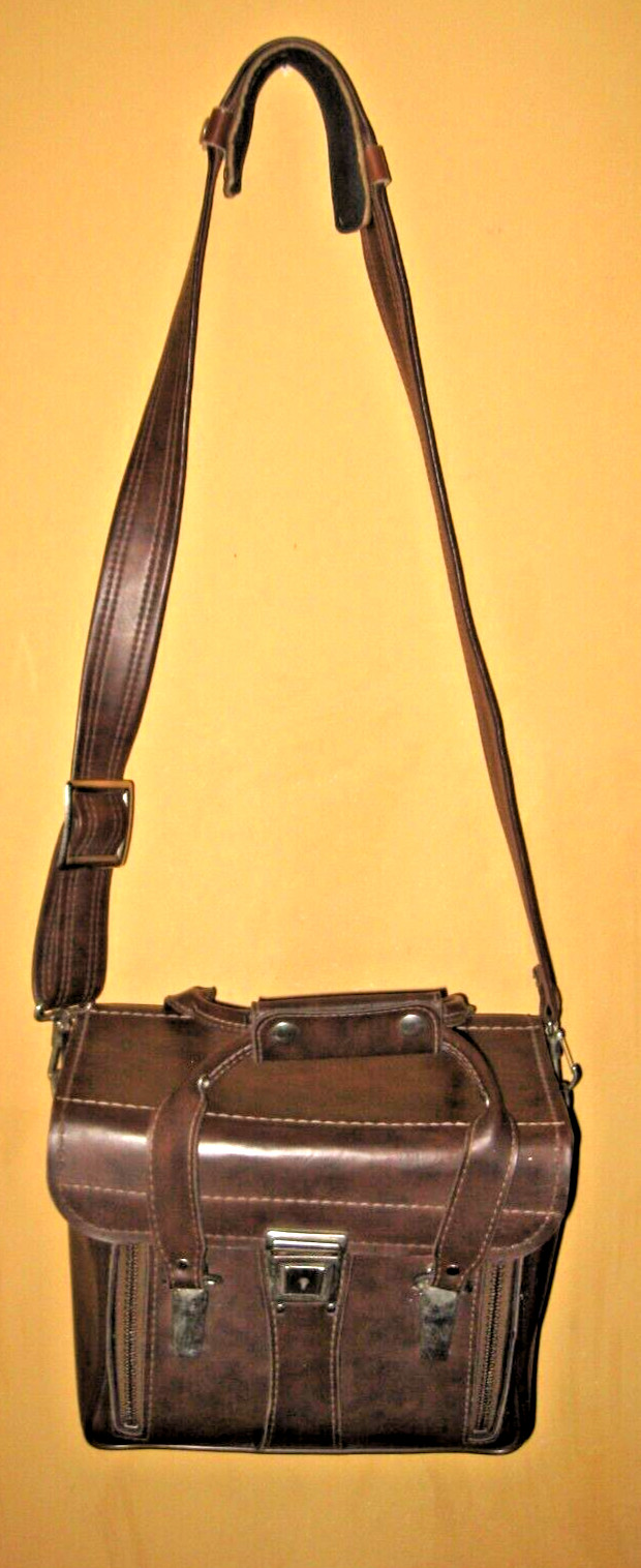 Vintage 11″ x 9″ x 7″ – Brown Leather Camera Bag / Case – With Strap doctor